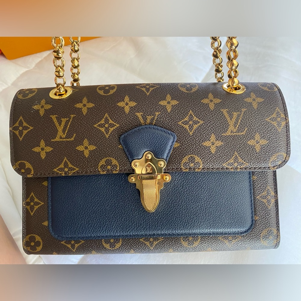 Vickory Louis Vuitton Purse